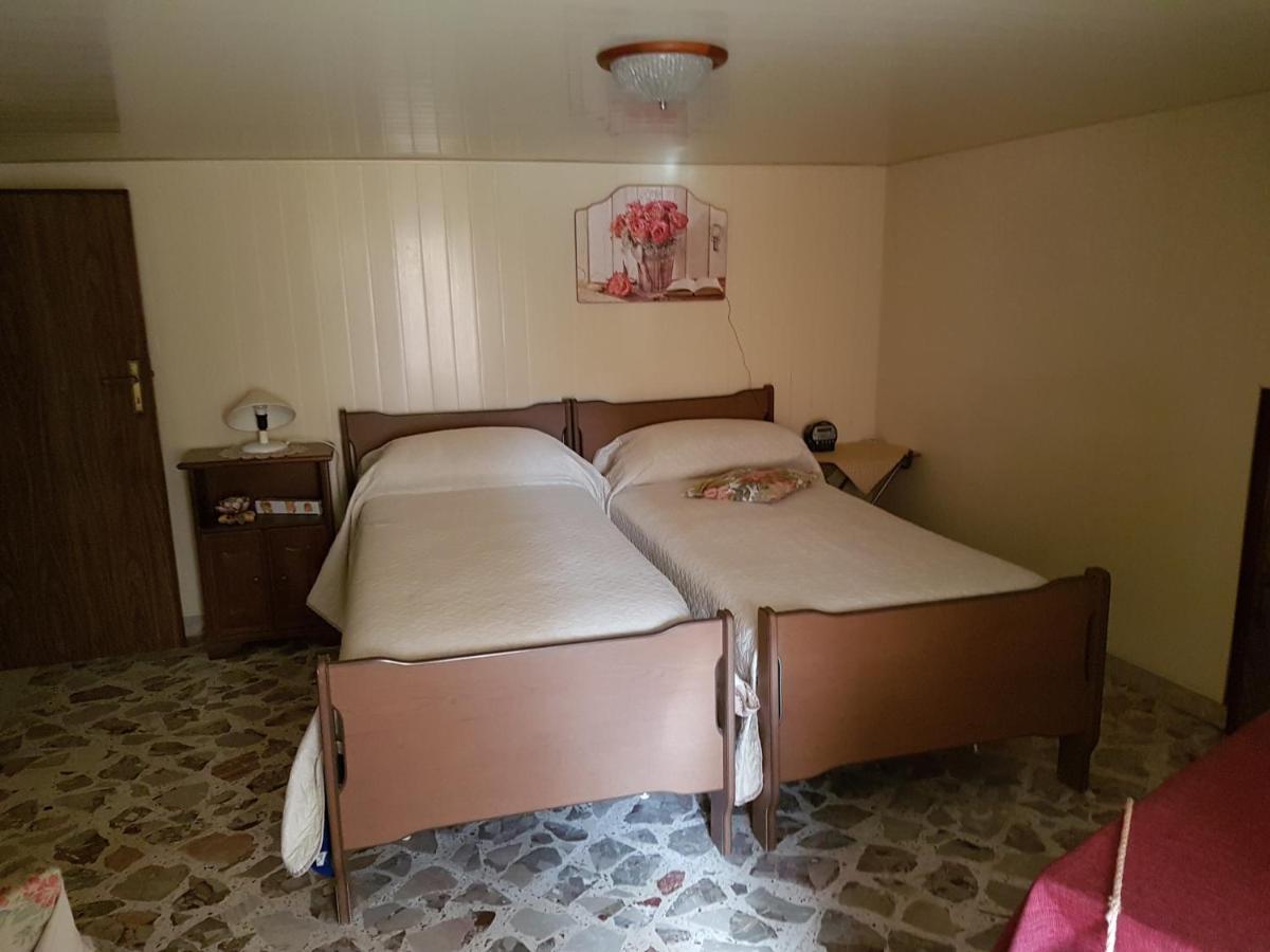 La Nicchia di Gangi Apartment Bagian luar foto