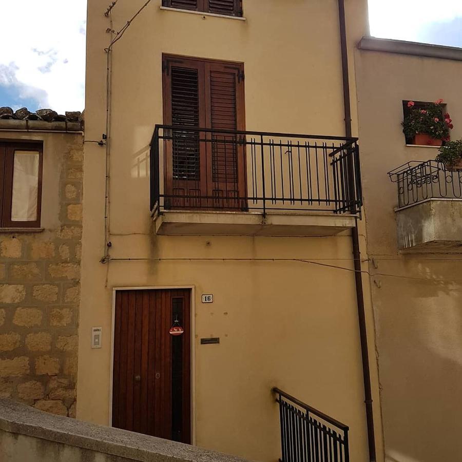 La Nicchia di Gangi Apartment Bagian luar foto