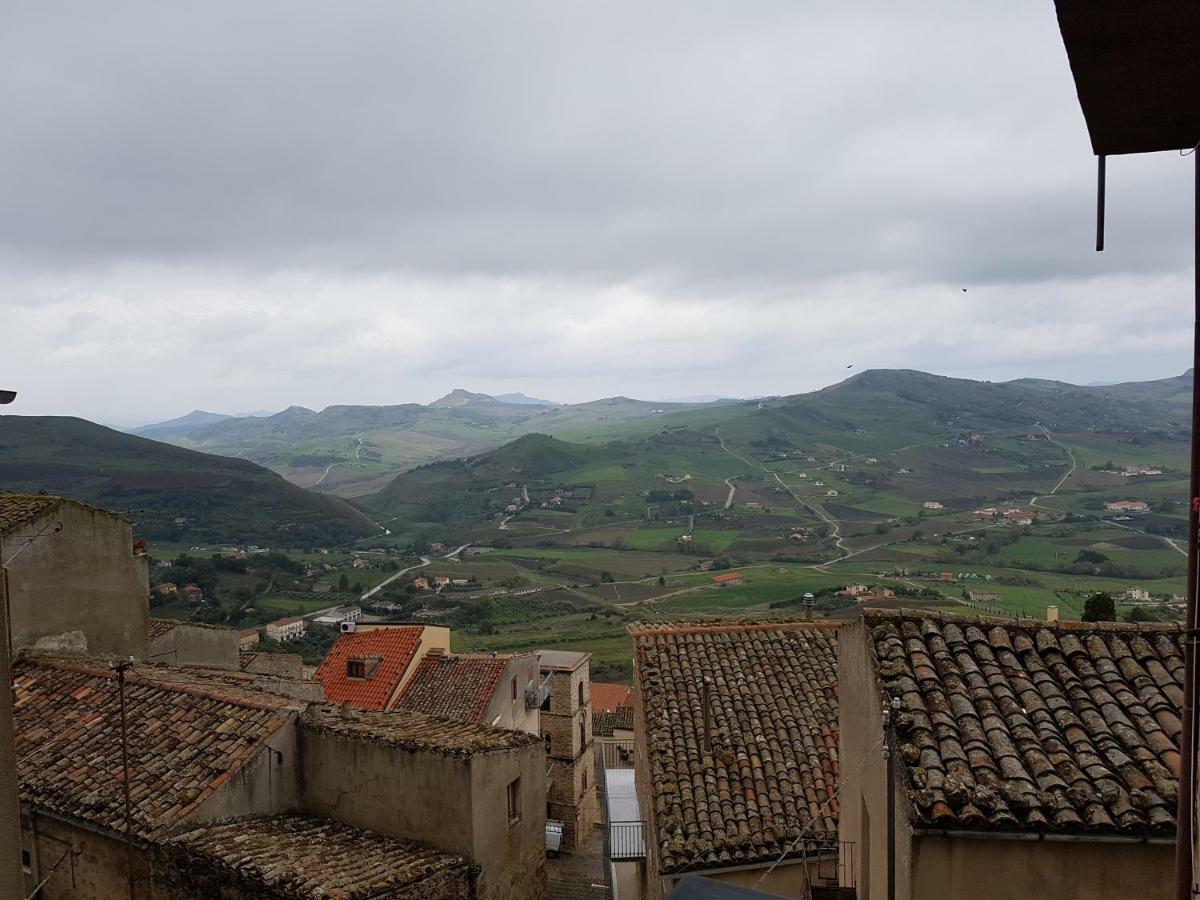 La Nicchia di Gangi Apartment Bagian luar foto
