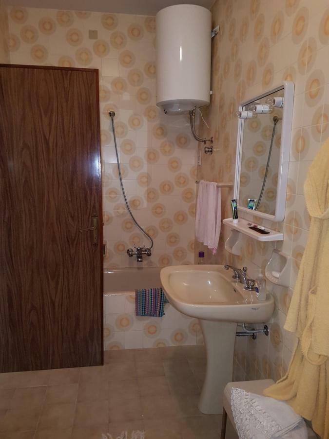 La Nicchia di Gangi Apartment Bagian luar foto