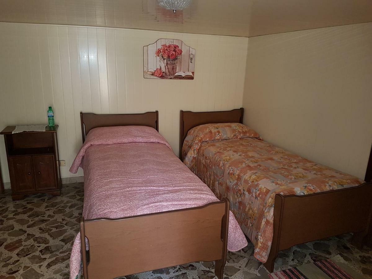 La Nicchia di Gangi Apartment Bagian luar foto