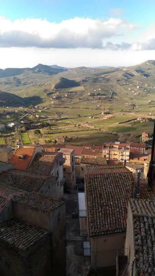 La Nicchia di Gangi Apartment Bagian luar foto
