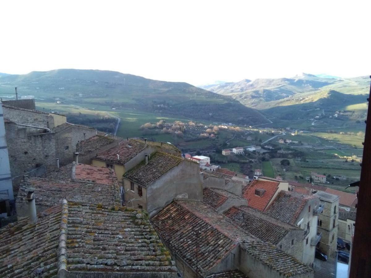 La Nicchia di Gangi Apartment Bagian luar foto